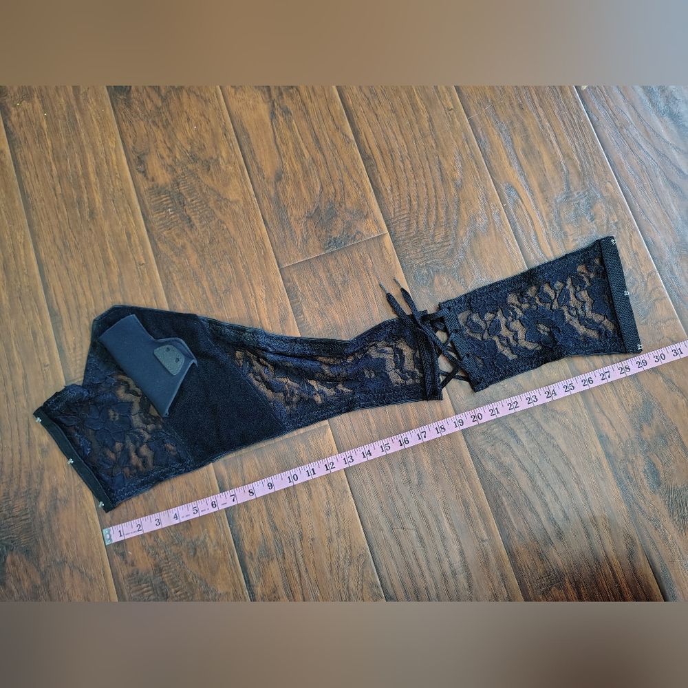 Lace waist handgun holster - Picture 3 of 5